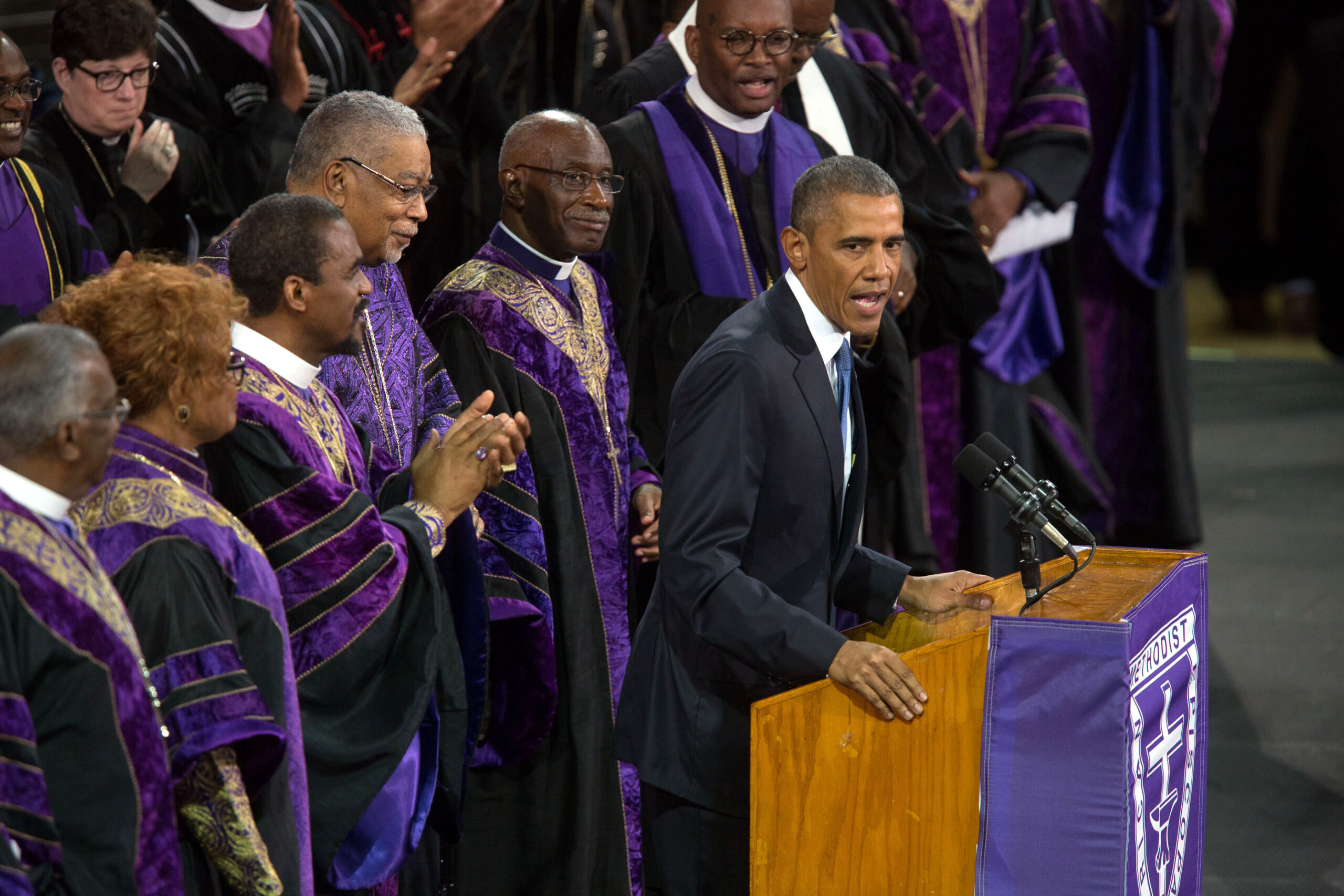 Barack_Obama_delivers_the_eulogy_at_the_funeral_of_Reverend_Clementa_Pinckney_2015-06-26